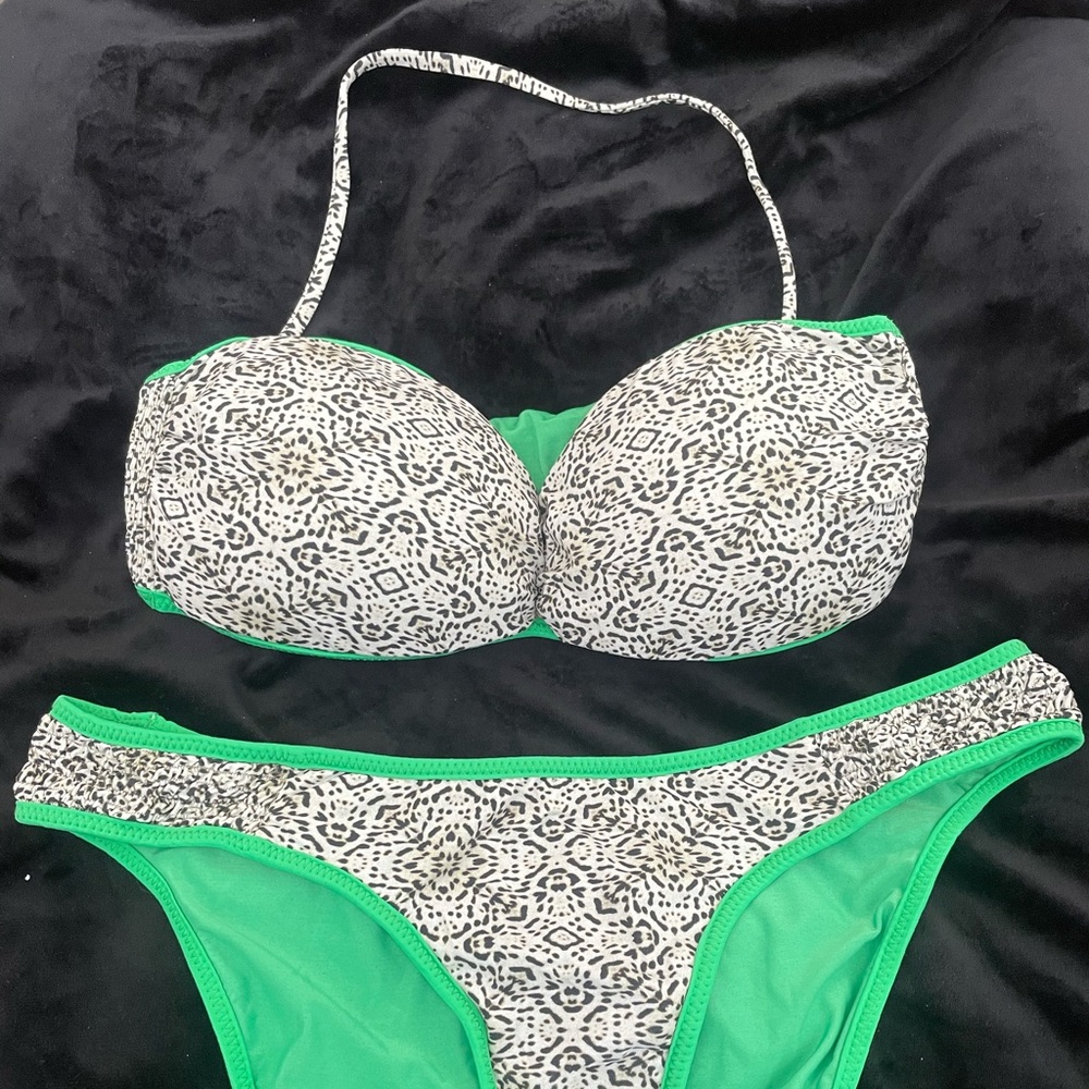Sofia by ViX 2 piece swimsuit